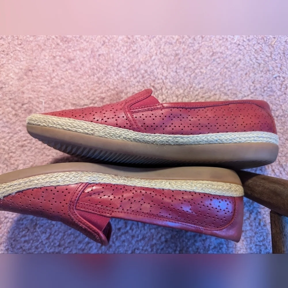 Clarks shoes women's brown leathers flats size 9 wide eyelet cutout design